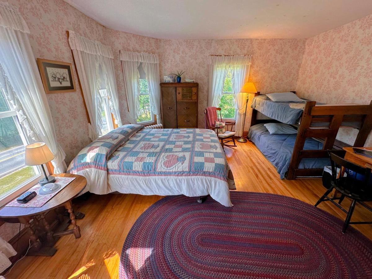 Private 2 Bedrooms And 1 Bathroom In Grand Victorian Home In The Heart Of The Whiite Mountains! Great Host Whitefield Dış mekan fotoğraf